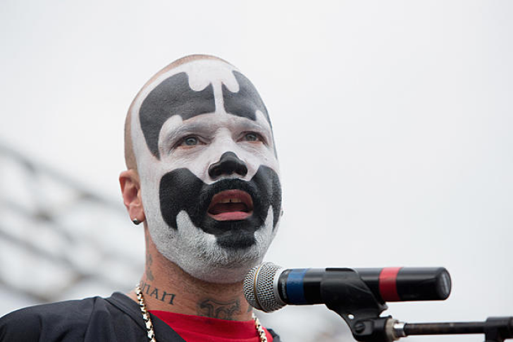 Shaggy 2 Dope