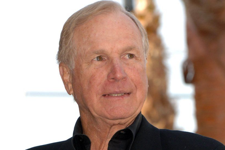 Wayne Rogers